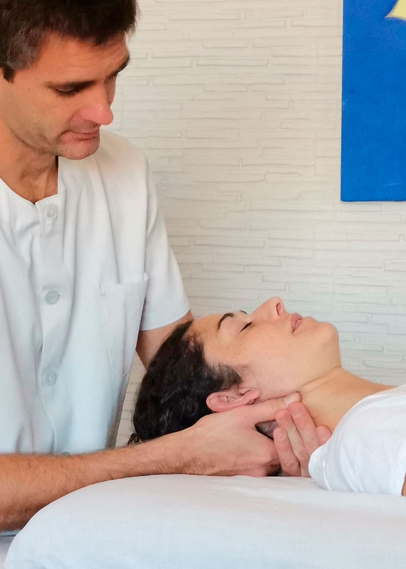 osteopatía dolor de cervicales<br />
